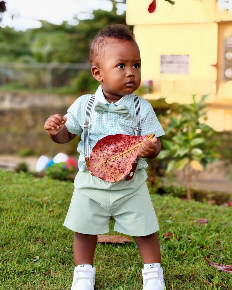 Ensemble chemise, short et bretelles